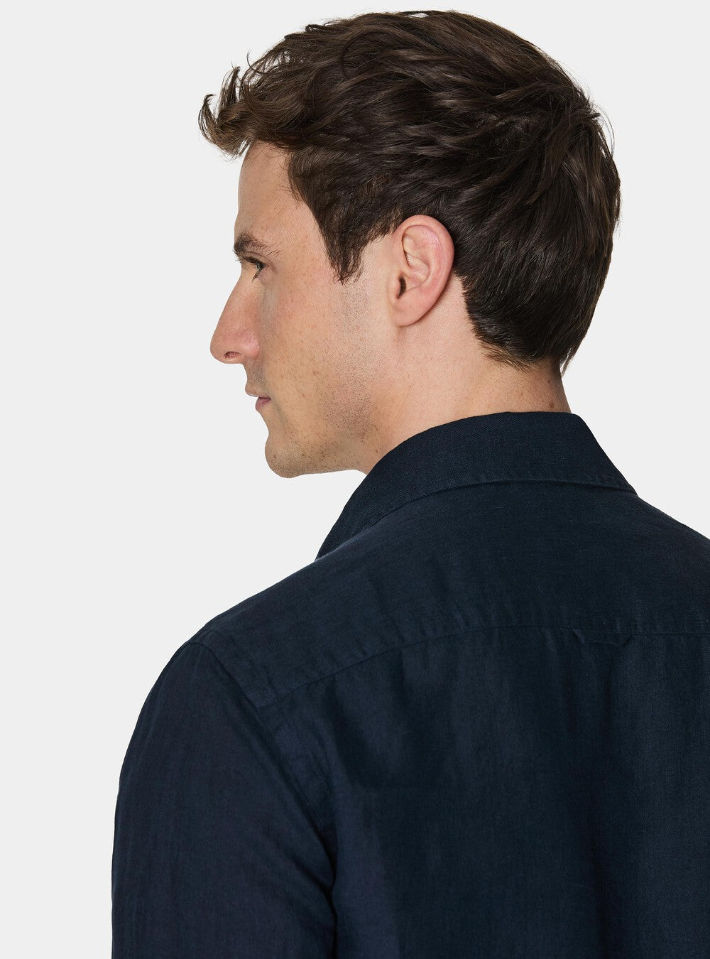 Camisa 100% lino con cuello semifrances