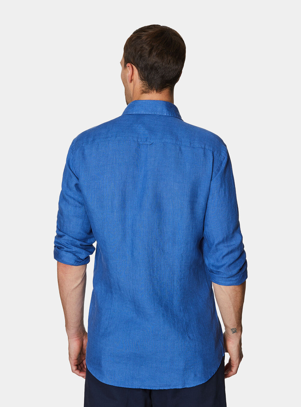 Camisa 100% lino con cuello semifrances