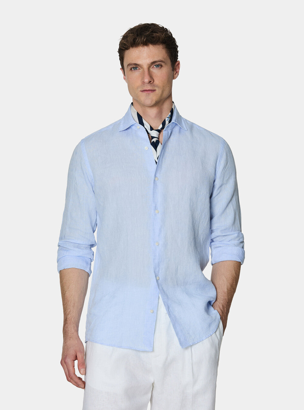Camisa 100% lino con cuello semifrances