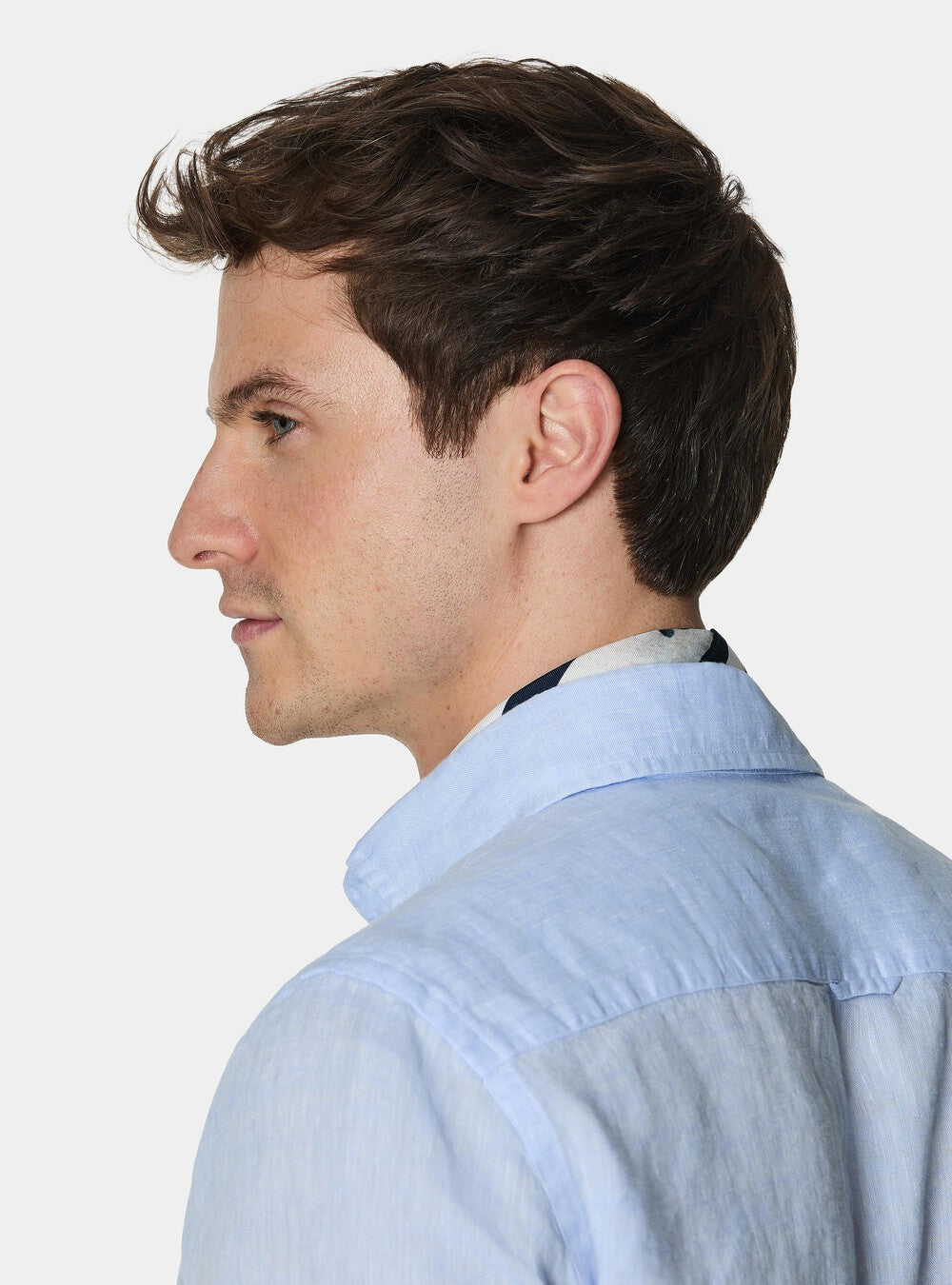 Camisa 100% lino con cuello semifrances