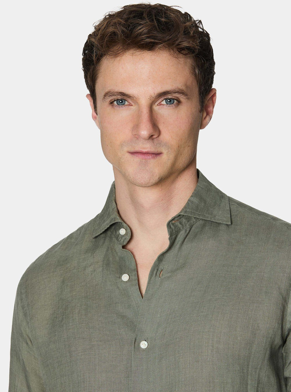Camisa 100% lino con cuello semifrances