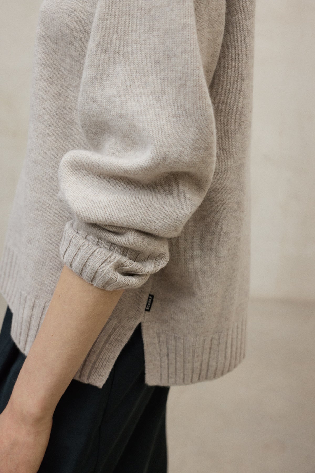 MOCAN KNIT WOMAN